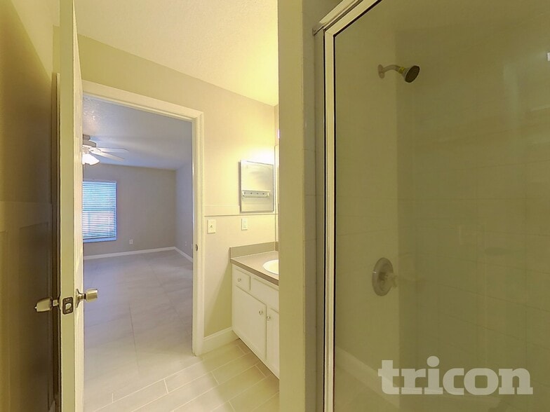 Building Photo - 409 N Dixie Dr