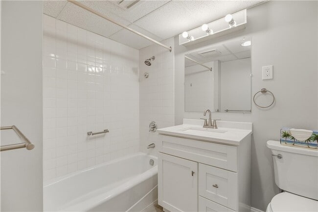 Building Photo - 20 America Way