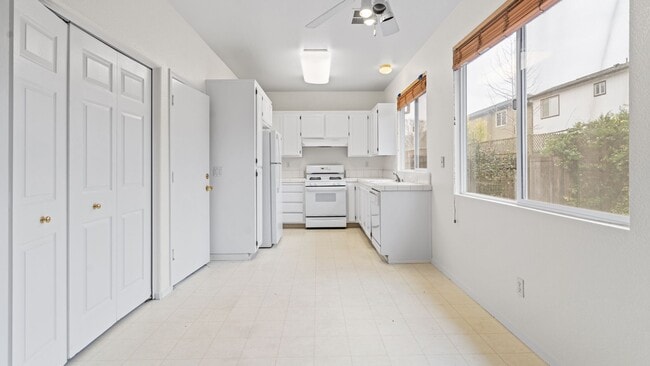 Building Photo - Charming 3-Bedroom 2bathroom in Santa Rosa!