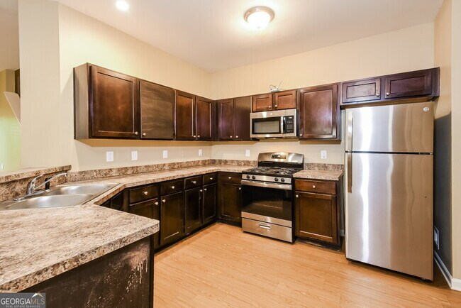 Building Photo - 526 Hill Crest Cir