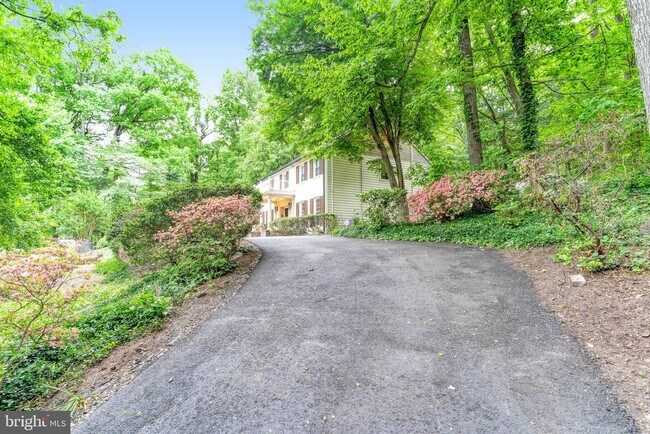 Building Photo - 7845 Old Dominion Dr