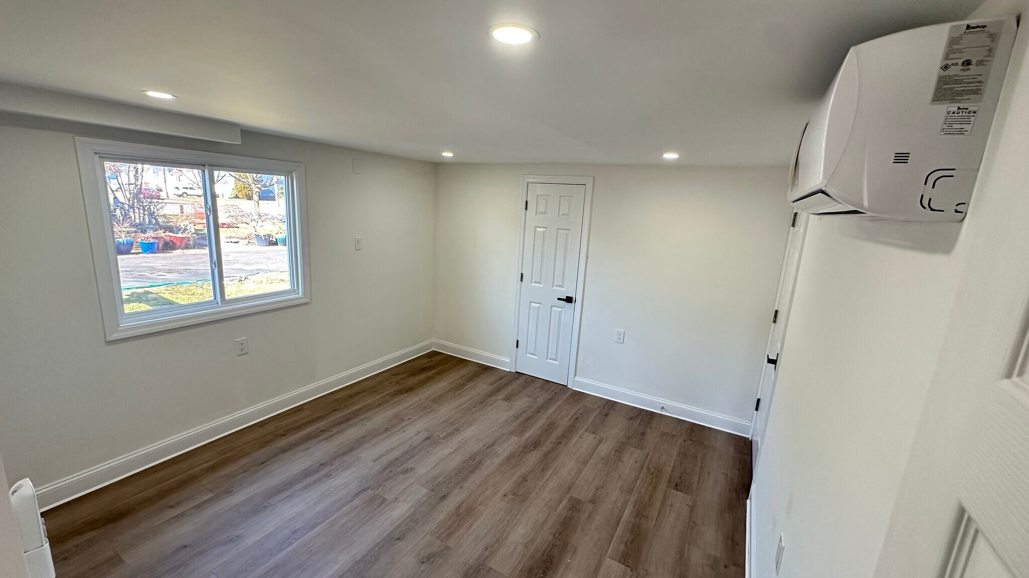 Building Photo - 37 Martha St