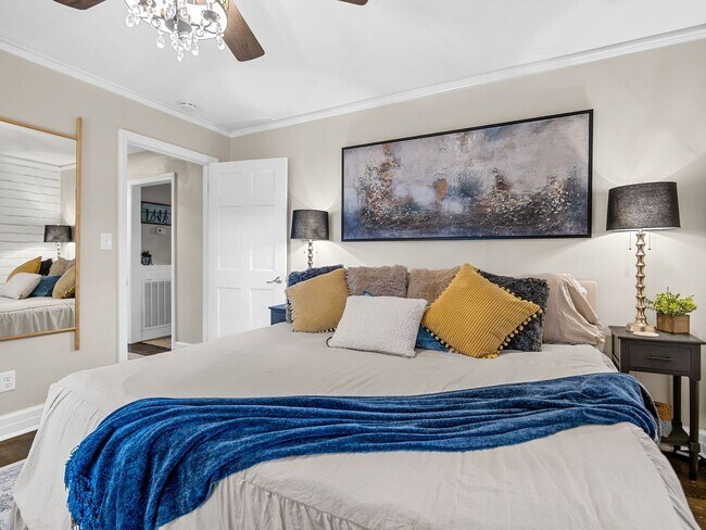 Building Photo - Immaculately Maintained, unfurnished 2 BR, 1 BA  Greer NO APPLICATION FEE if APPROVED