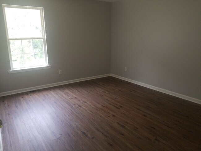 Building Photo - 737 Andra Dr