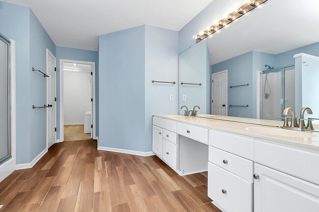 Building Photo - 5916 Downfield Wood Dr