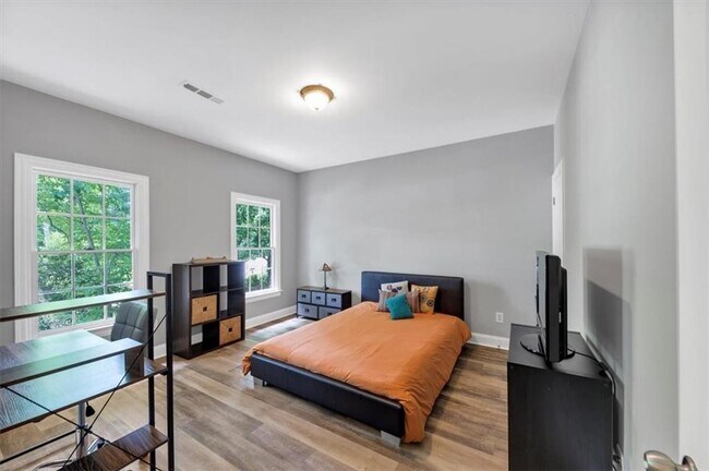 Building Photo - 3440 Burdett Ct