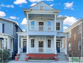 Building Photo - 503 E 40th St