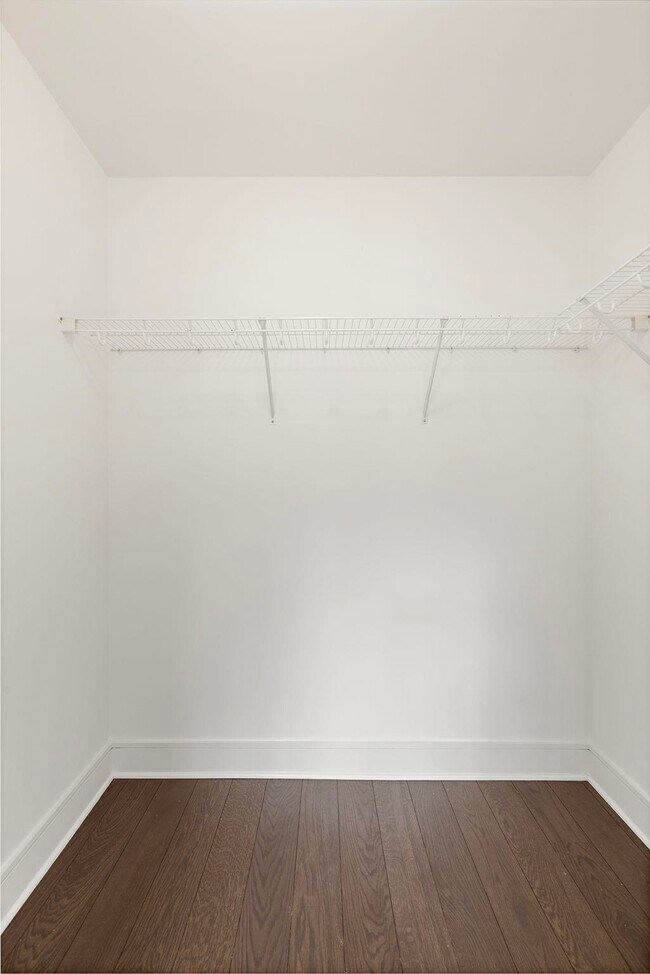 Building Photo - 1100 Maxwell Ln