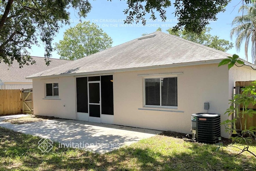 Building Photo - 2557 Ventura Cir