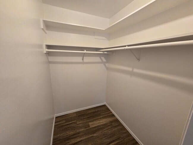 Building Photo - 1309 Airline Dr