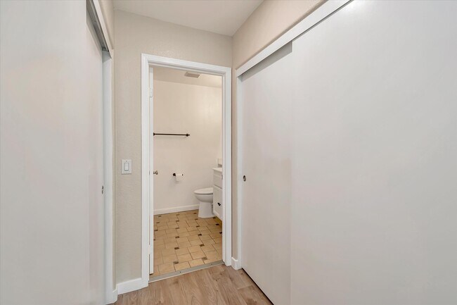 Building Photo - 18014 Flynn Dr