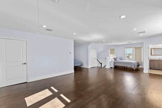 Building Photo - 308 Ocean St