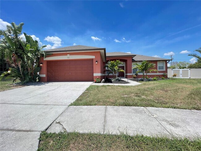 Building Photo - 907 Wildflower Rd