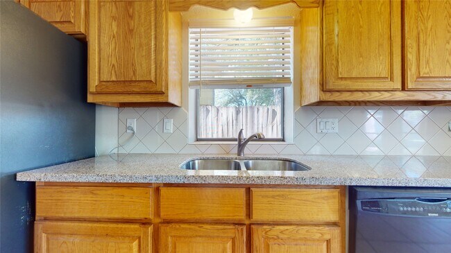 Building Photo - 1206 Woven Wood Ct
