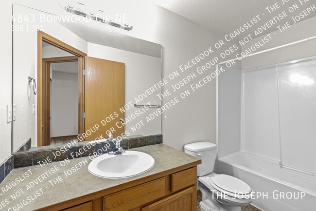 Building Photo - 4843 Bowwood Cir NE