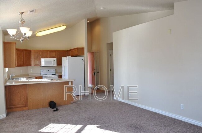 Building Photo - 1705 Westbury Way