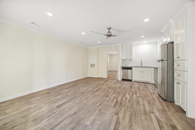 Building Photo - 300 Pecore St