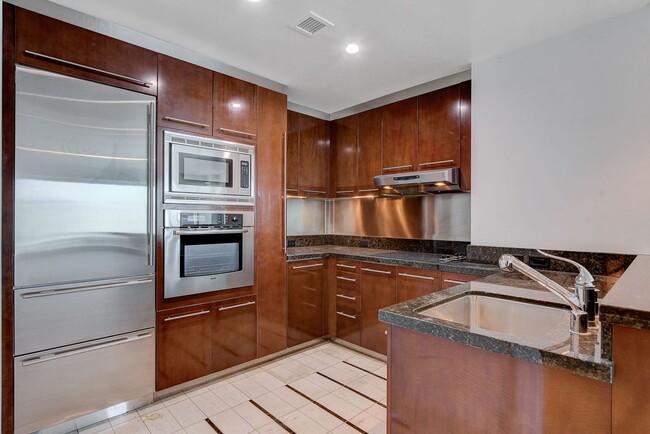 Building Photo - Sky Las Vegas 1010-Stunning, 2Bd Residence...