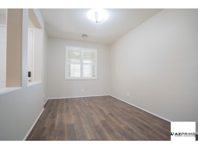 Building Photo - Embrace Comfort and Style in This Elegant ...