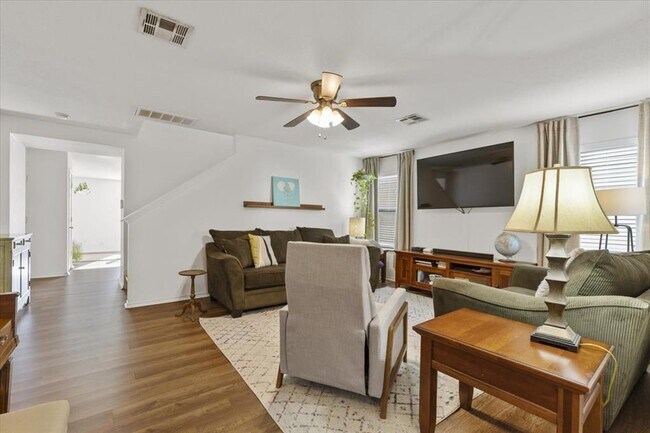 Building Photo - 304 Cordero Dr