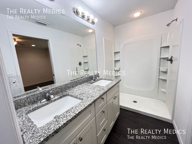 Building Photo - 111 Fisher Rd