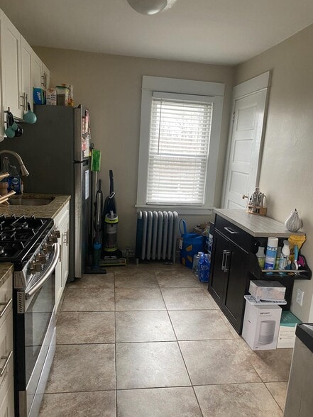 Building Photo - 788 Broad Ave