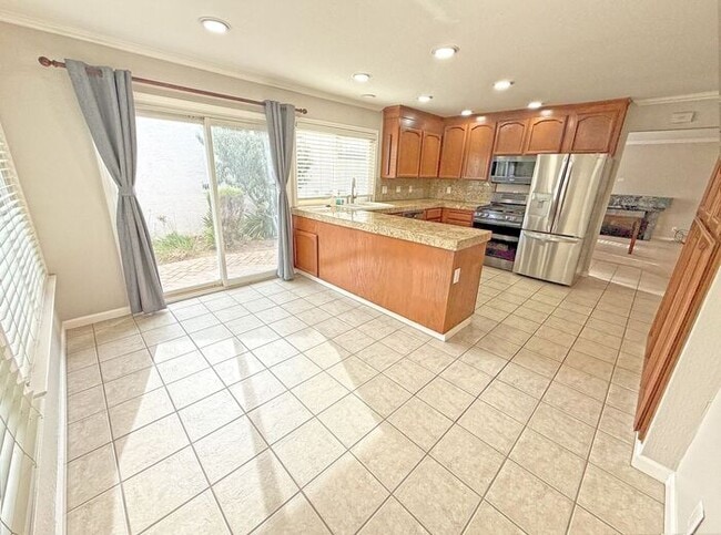 Building Photo - 1808 Loch Ness Way