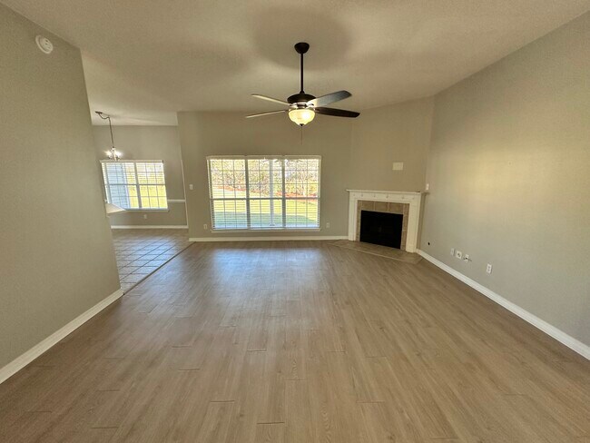 Building Photo - 27094 Stratford Glen Dr