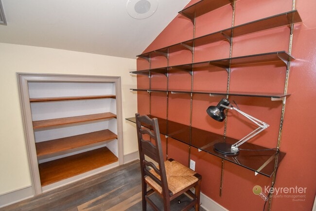 Building Photo - Bucks County Studio Loft!