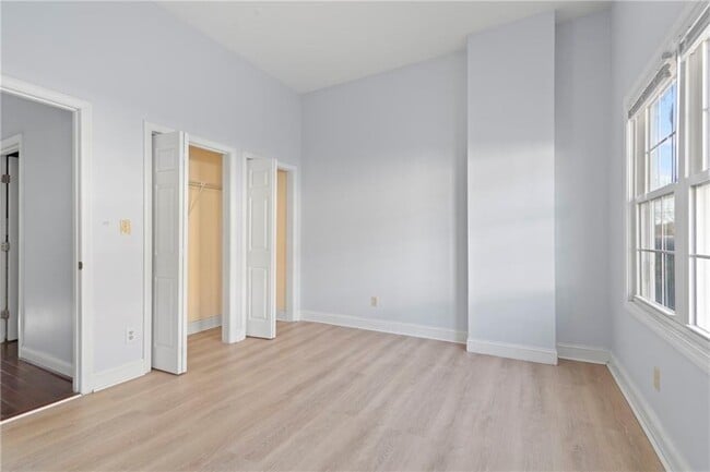 Building Photo - 102 Dixon St