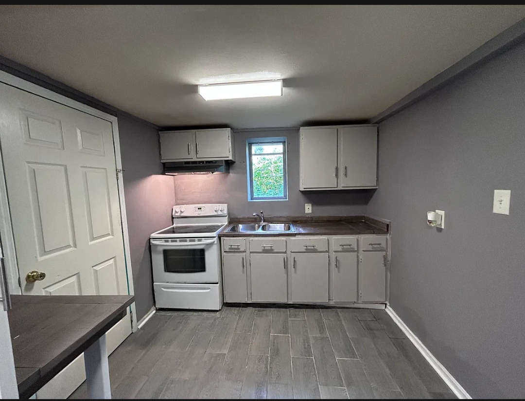 Building Photo - 1320 Brown St