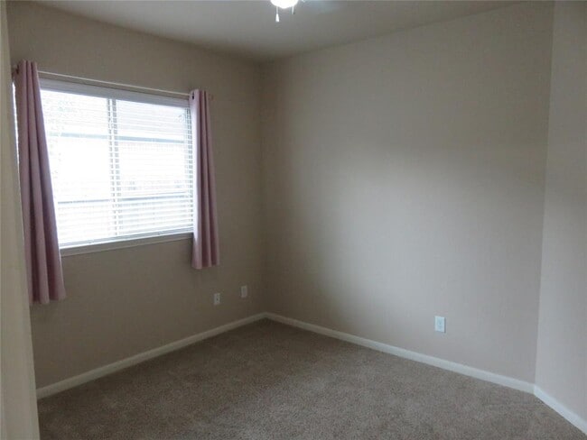 Building Photo - 21390 Village Crossing Ln