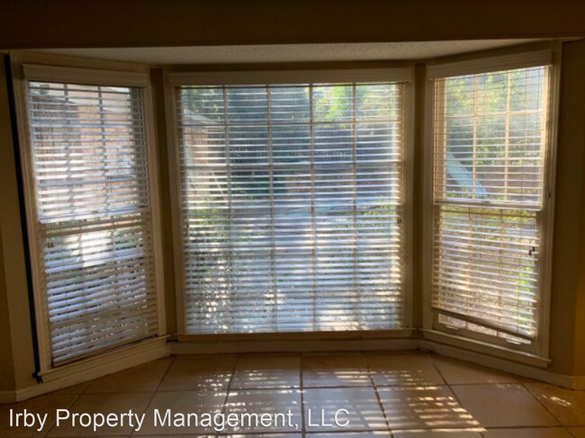 Building Photo - 4 br, 3 bath House - 730 Oak Hill Ct