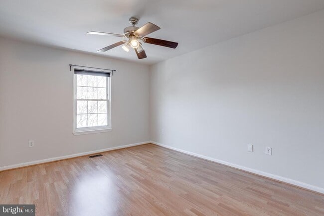 Building Photo - 5809 Waterdale Ct