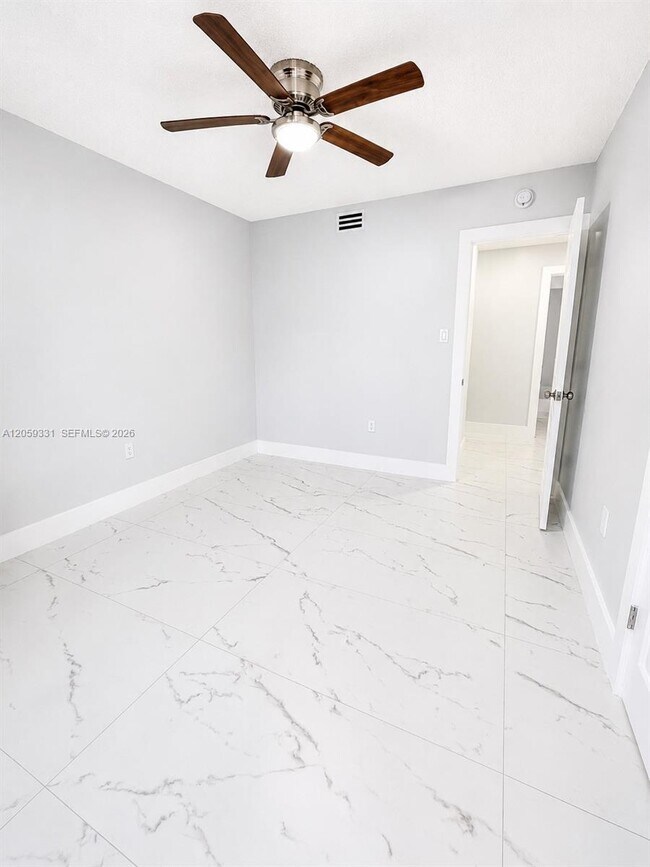 Building Photo - 2750 W 76th St