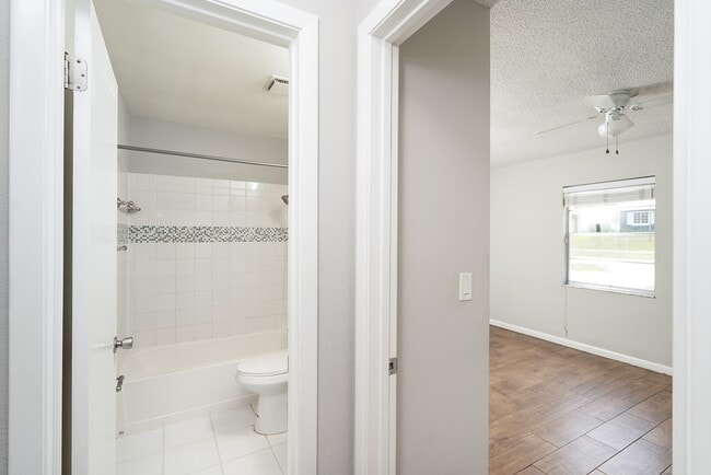 Building Photo - 1040 Dorado Dr