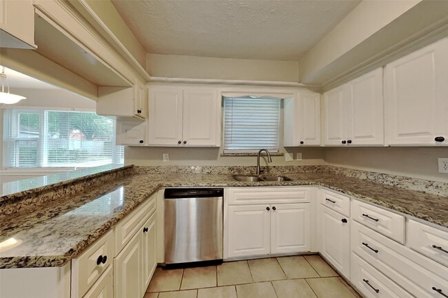 Building Photo - 8110 Renmark Ln