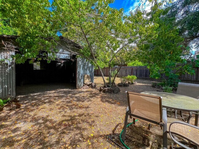 Building Photo - Charming Downtown Napa Cottage with Large Fenced Yard & Ample Parking