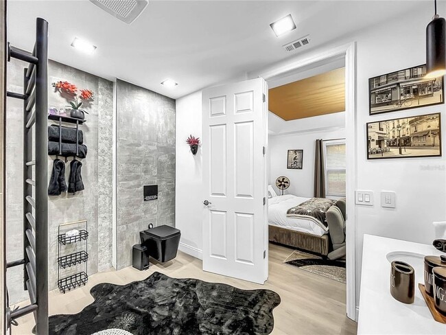 Building Photo - 3608 54th Dr W