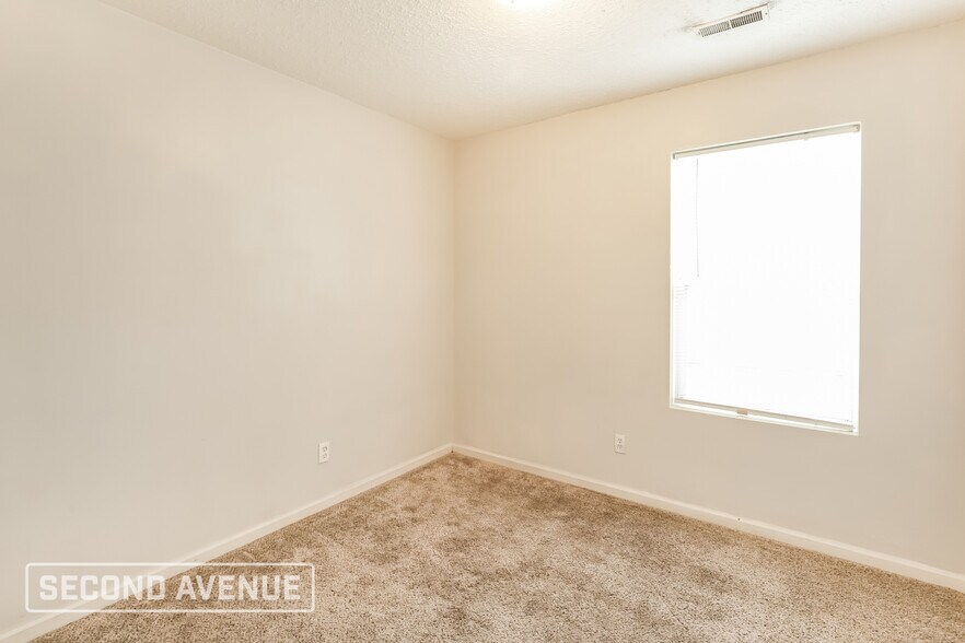 Building Photo - 2833 Kensington Ave