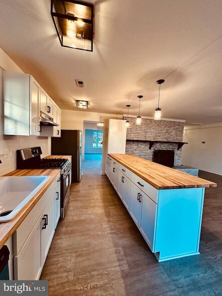 Building Photo - 16 W Marshall St