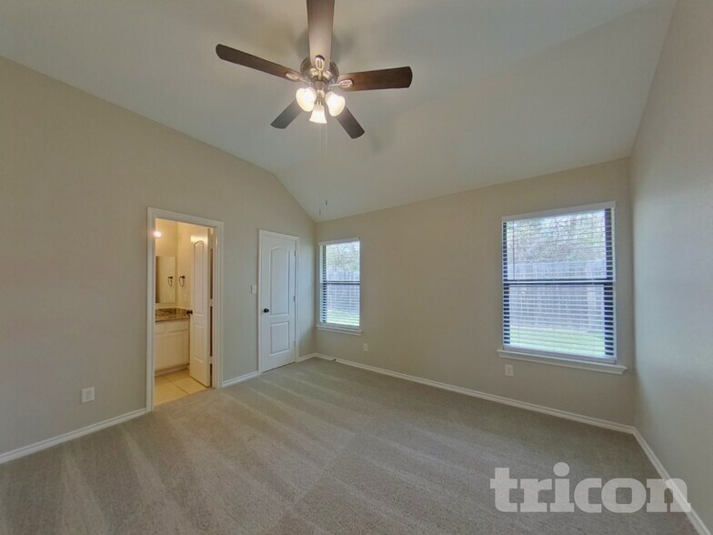 Building Photo - 108 Parkwood Ct