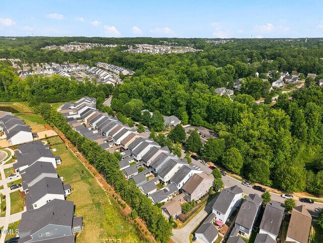 Building Photo - Lease OR Lease to Own