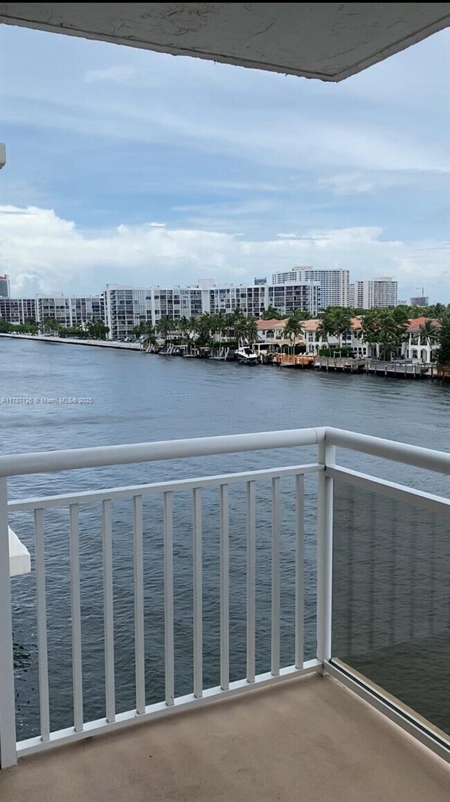 Primary Photo - 1600 S Ocean Dr
