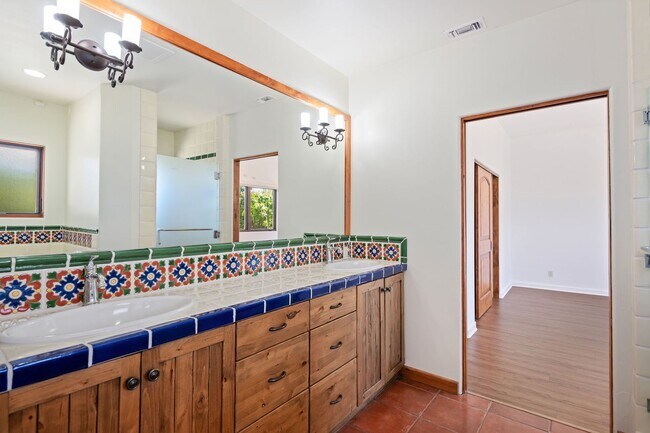 Building Photo - Montecito Property with a View and a Pool ...