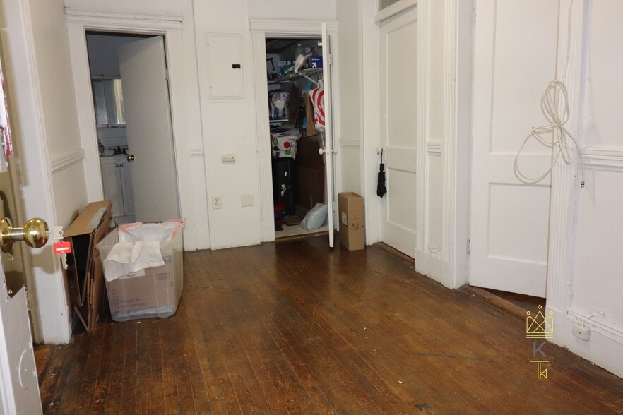 Building Photo - 238 Hemenway St