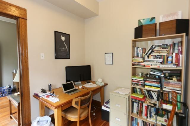 Building Photo - 1326 N Claremont Ave