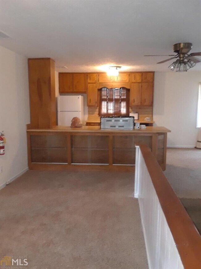 Building Photo - 995 Green St SE