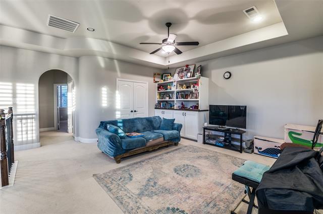 Building Photo - 630 Bridge St