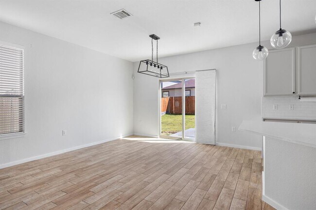 Building Photo - 8909 Winter Haven Rd